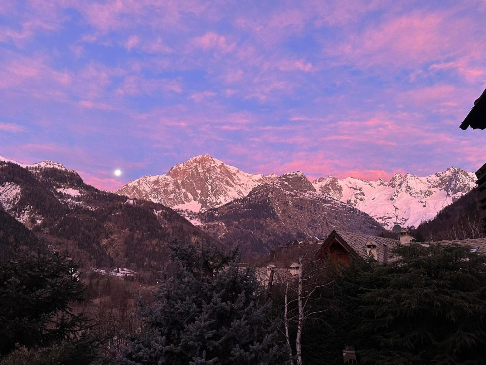 Courmayeur~Navetta Gratuita Per Il Centro+Impianti Luaran gambar